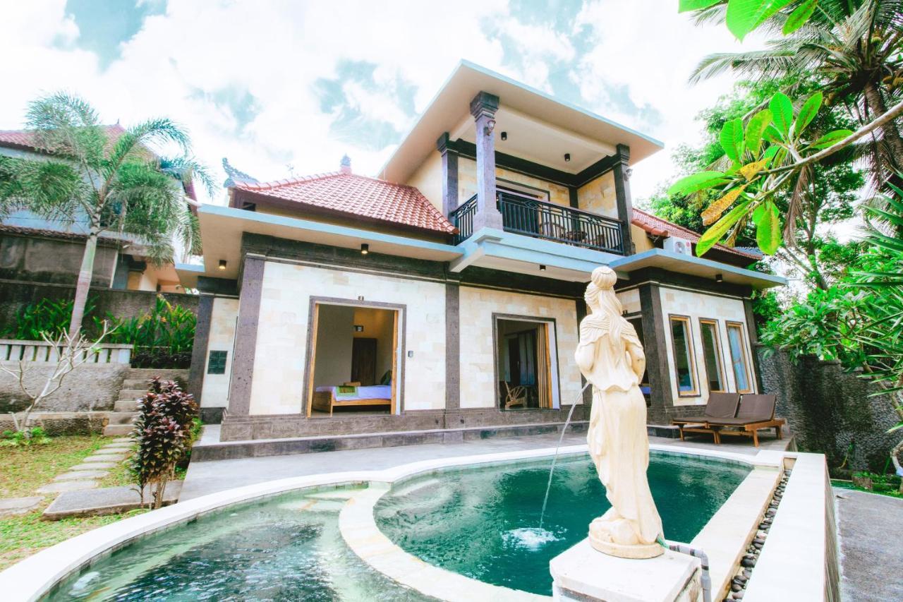 Nini Villa *